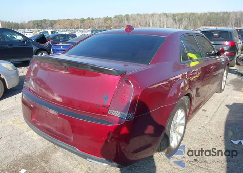 2015 Chrysler 300 Limited z USA, uszkodzony, nr VIN 2C3CCAAG0FH803227